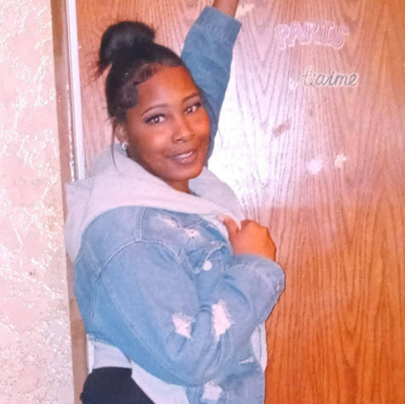 Meet your Posher, Candis - Picture 1 of 1